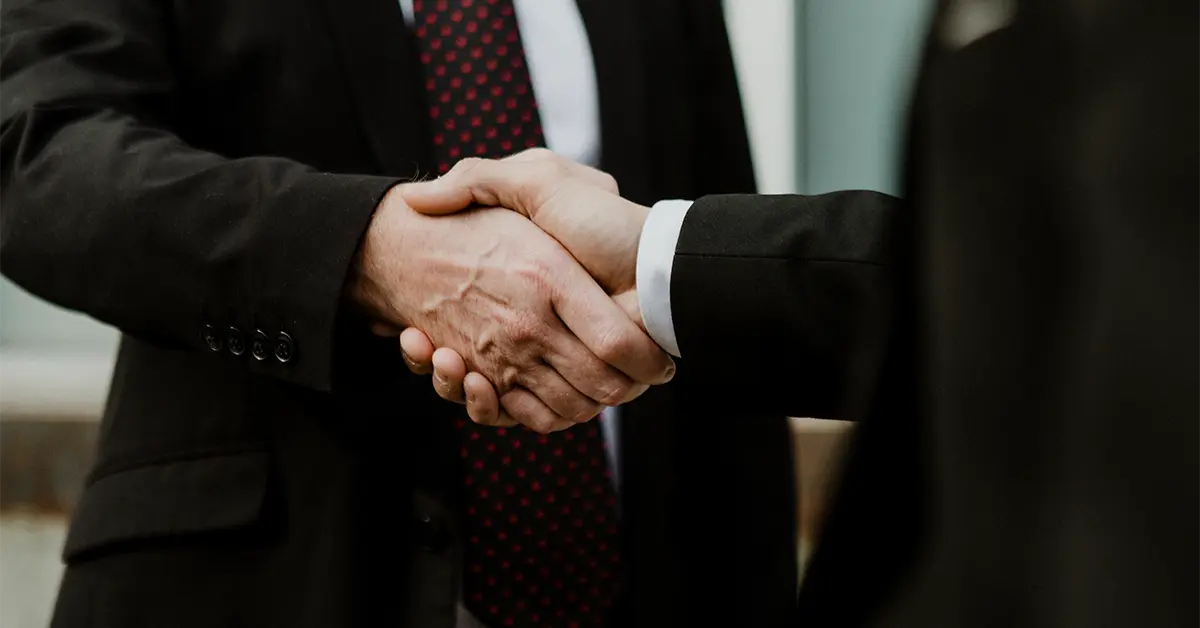 Cái bắt tay giữa các doanh nhân