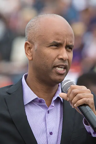 Bộ trưởng Bộ Di Trú, Tị Nạn và Quốc Tịch Canada Ahmed Hussen tại Lễ hội Carnival Caribê Toronto năm 2017