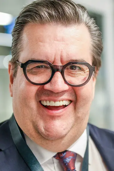 Bộ trưởng Bộ Quốc tịch và Di Trú Denis Coderre nhiệm kỳ 15/01/2002 – 11/12/2003