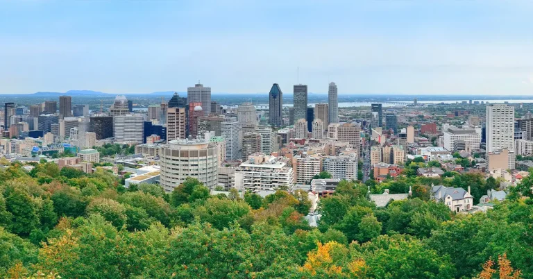 Nếu bạn đã học tập hoặc làm việc tại Quebec và muốn định cư vĩnh viễn tại tỉnh bang này, bạn có thể đủ điều kiện nhập cư theo Chương trình kinh nghiệm Quebec (PEQ).