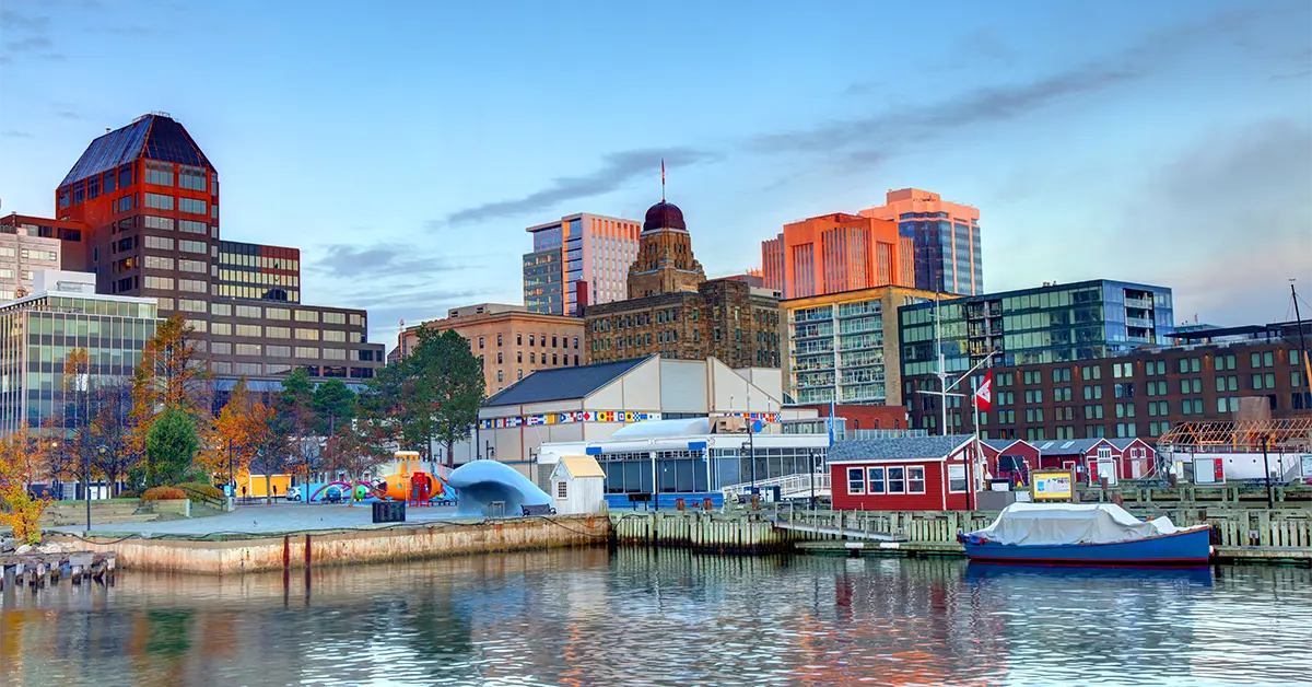 Cảng Halifax là một cảng tự nhiên lớn trên bờ biển Đại Tây Dương của Nova Scotia, Canada