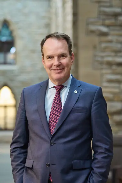 Bộ trưởng Việc làm, Phát triển Lực lượng và Lao động – Steven MacKinnon