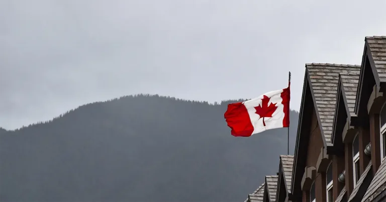 Ý định kép (dual inent) tại Canada
