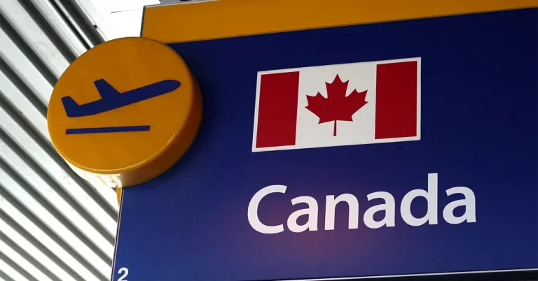 Từ chối nhập cảnh Canada
