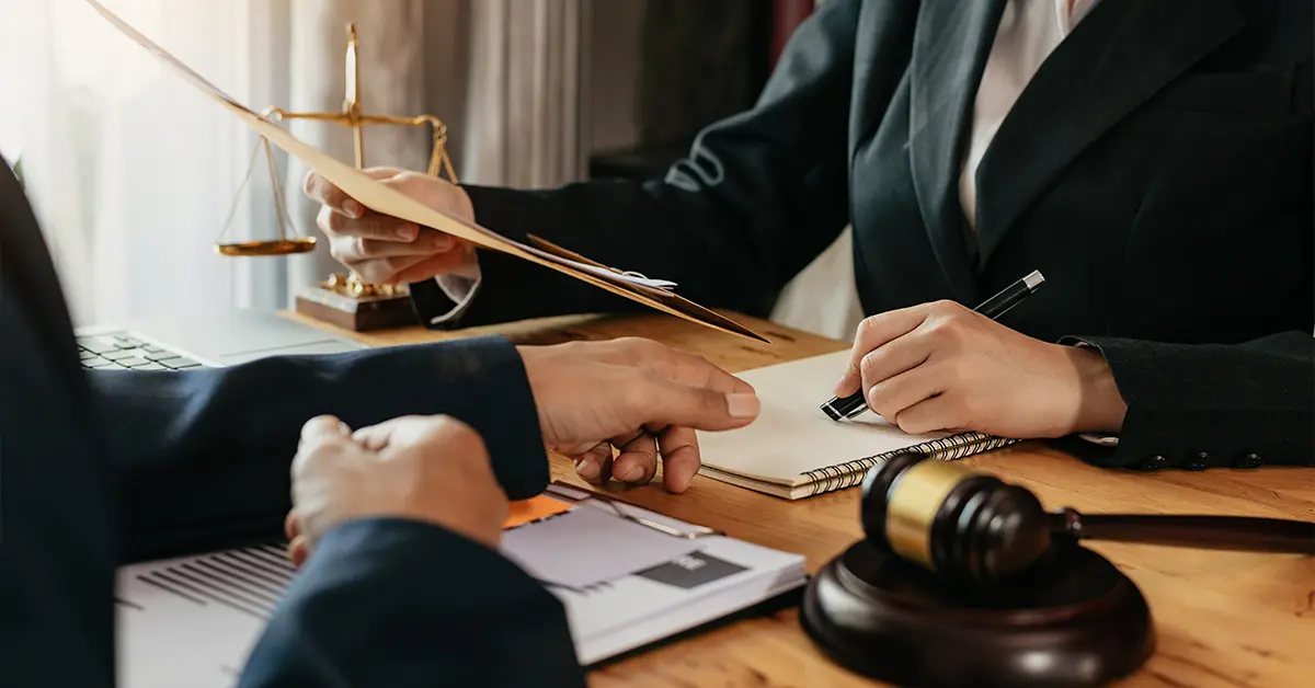 Thư ý kiến pháp lý từ luật sư di trú có thể là giải pháp cho nhân viên hàng không bị từ chối nhập cảnh Canada