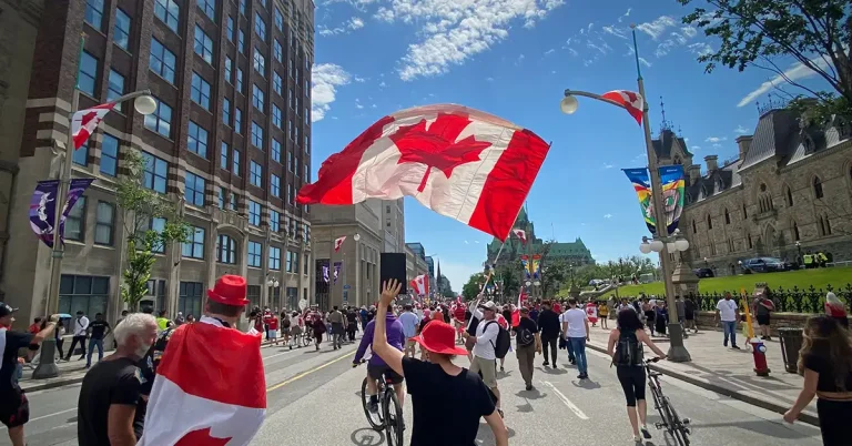 Thường trú nhân Canada (Canada Permanent Residence) là từ ngữ mô tả người được cư trú hợp pháp và lâu dài tại Canada.