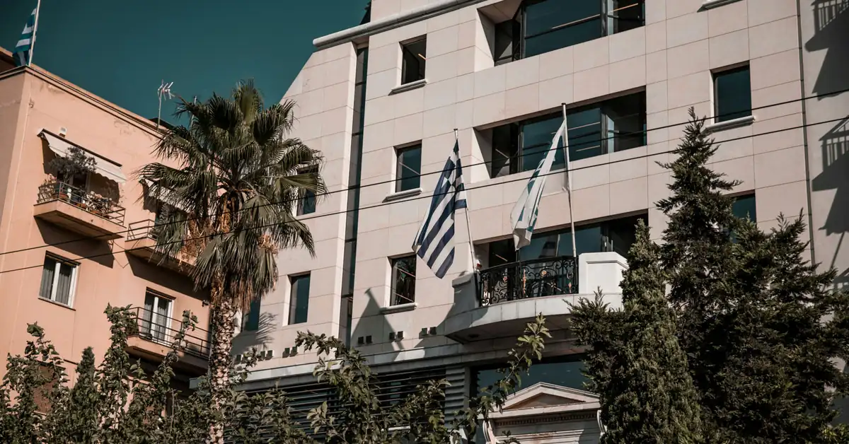 Apartment vs villa Athens: Lựa chọn loại hình bất động sản cho Golden Visa