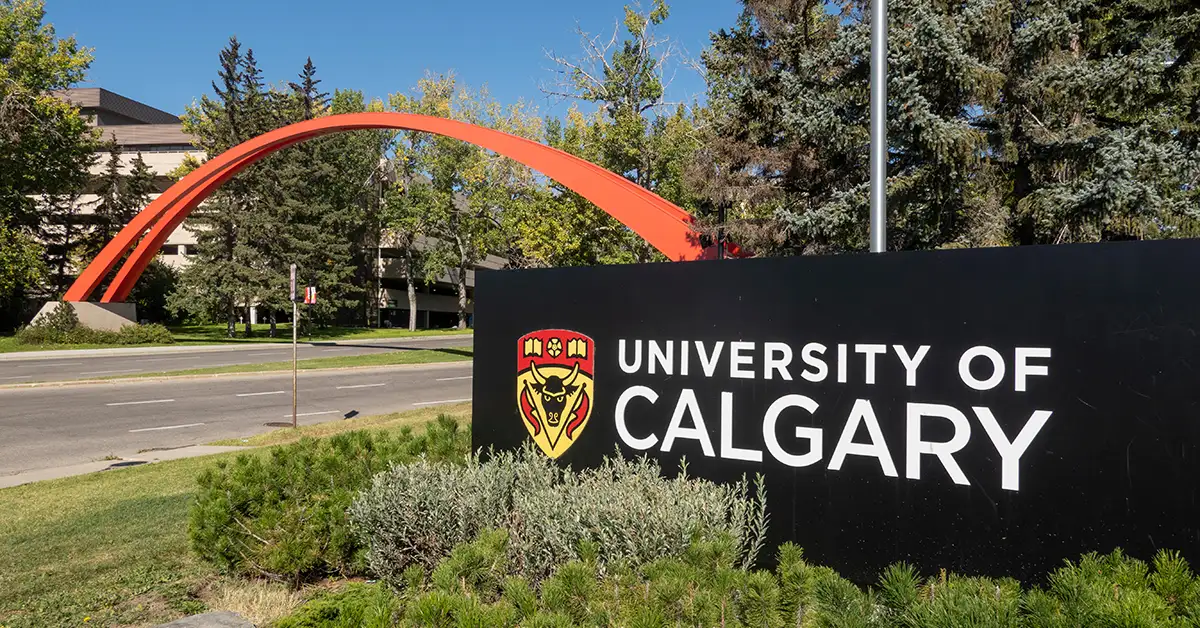 University of Calgary liên tục nằm trong danh sách xếp hạng toàn cầu, Đại học Calgary gần đây đã đứng đầu tại Canada và thứ 13 trên thế giới trong "Top 50 dưới 50", một hệ thống đánh giá các trường đại học dưới 50 năm tuổi. (Được thành lập vào năm 1966, trường đại học không còn trong danh sách này vào năm 2017.)