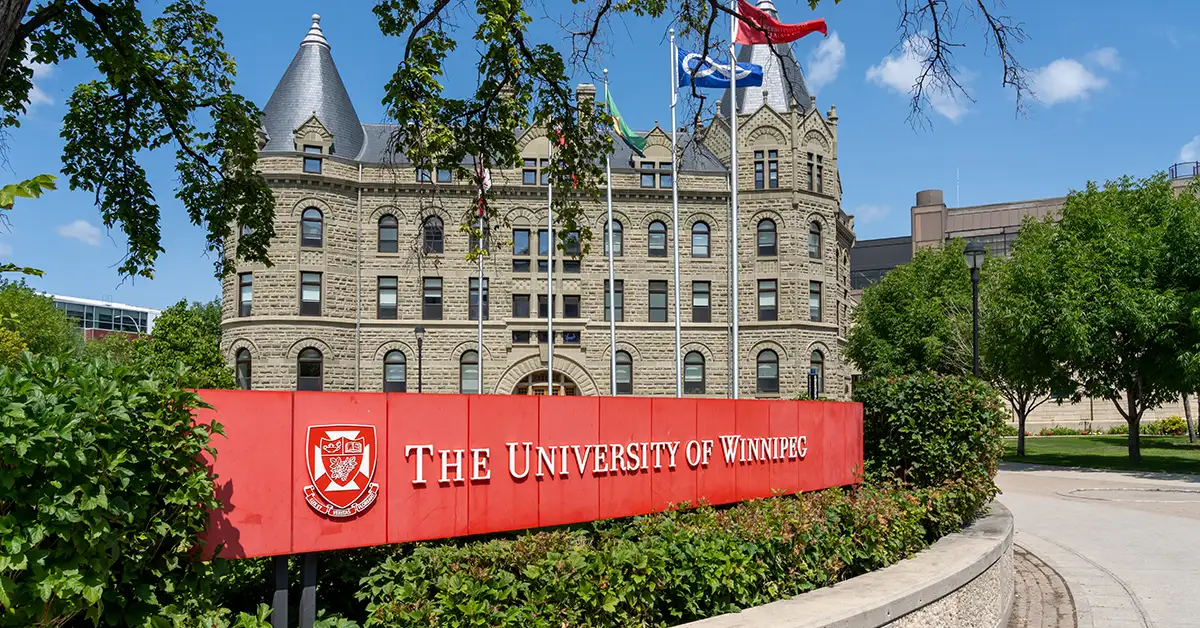 Tạp chí Maclean’s công nhận Đại học Winnipeg là một trong những trường đại học bậc đại học hàng đầu tại Canada về mức độ hài lòng của sinh viên, phần lớn nhờ vào một loạt các cơ sở vật chất hiện đại và dịch vụ sinh viên tuyệt vời.