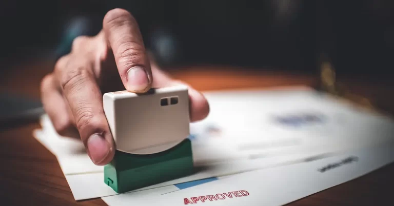 Chấm dứt gia hạn tự động Giấy phép làm việc