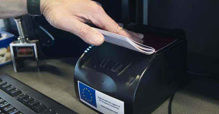 Hệ thống xuất nhập cảnh EU mới hoạt động thế nào