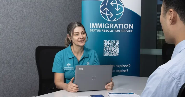 Ra mắt dịch vụ hỗ trợ trực tuyến cho visa hết hạn Úc