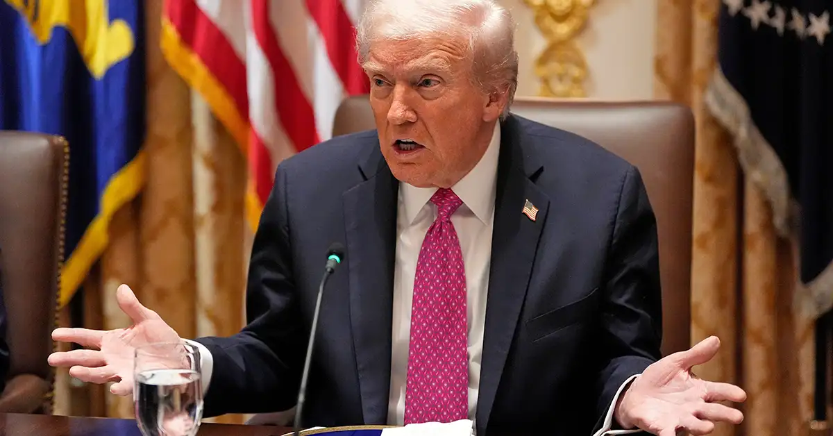 Thẻ vàng Trump Tham vọng và thực tế