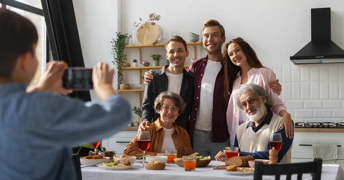 Hướng dẫn của chính phủ để ngõ mở cho Chương trình bảo lãnh cha mẹ, ông bà năm 2026