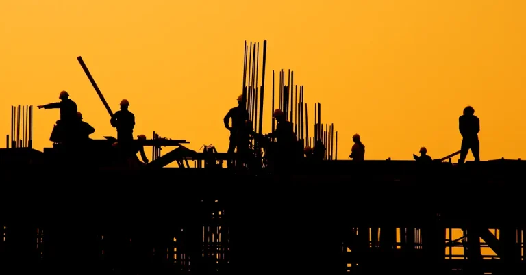 6 ngành nghề ưu tiên ngoài y tế có thể đẩy nhanh lộ trình thường trú