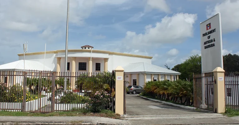 Chính trị Antigua and Barbuda