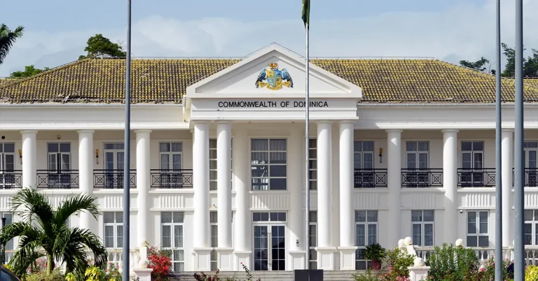 Chính trị Dominica