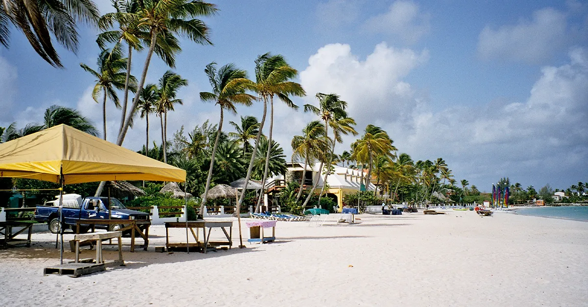 Địa lý Antigua and Barbuda