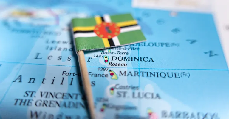 Địa lý Dominica