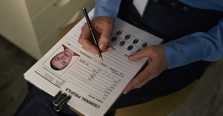 Lý lịch tư pháp đối với nhập cư Hoa Kỳ