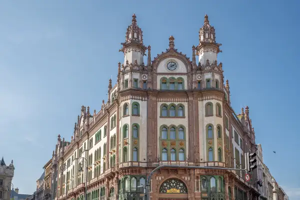 Tòa nhà Brudern, phố Ferenciek tére, Budapest