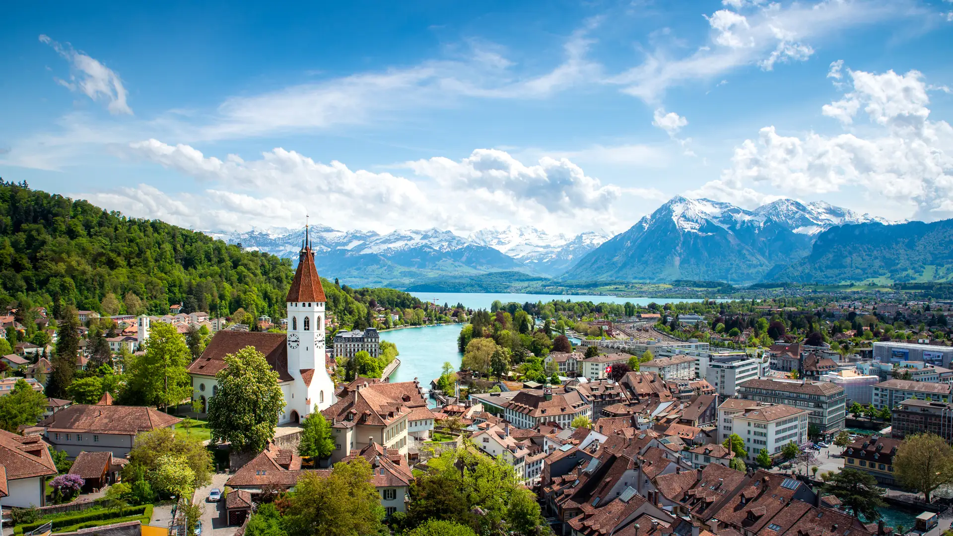 Đầu tư định cư Thụy Sỹ — toàn cảnh thành phố Thun và dãy Alps