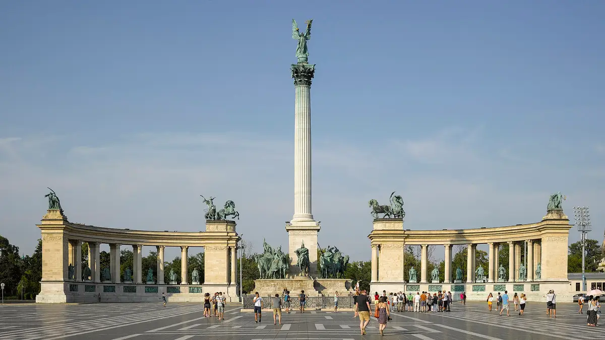 Quảng trường Anh hùng, Budapest