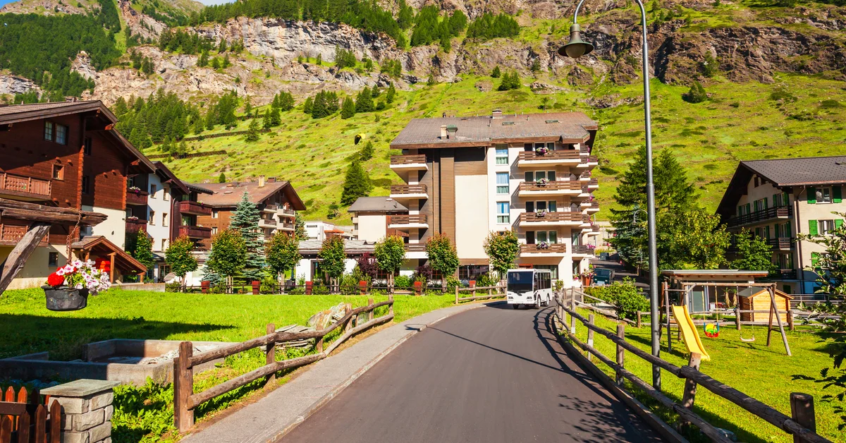 Những ngôi nhà gỗ truyền thống ở Zermatt, nét văn hóa đặc trưng của đất nước Thụy Sỹ
