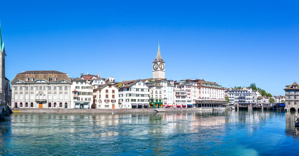 Thành phố Zurich bên sông Limmat – trung tâm tài chính của đất nước Thụy Sỹ